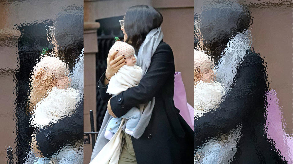 Rachel Weisz und ihre Tochter beim Einkaufsbummel durch Brooklyn abgelichtet Rachel Weisz mit ihrem Baby in Brooklyn.