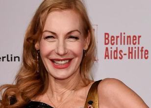 Chansonsängerin und Musicaldarstellerin Ute Lemper (55, weiterlesen
