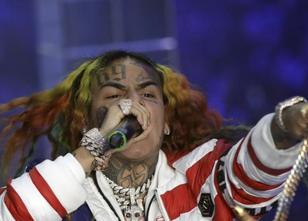 US-Rapper 6ix9ine wird von der New Yorker Staatsanwaltschaft vorgeworfen, a... weiterlesen