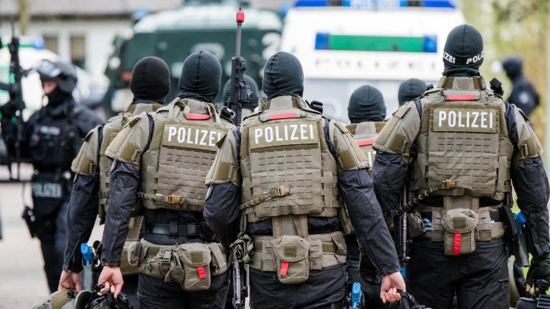 Polizei zieht positives Fazit nach Anti-Terror-Übung Polizisten bei einer Anti-Terror-Übung