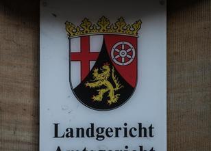 Hohe Sicherheitsvorkehrungen für wenige Minuten im Zeugenstand: Vor dem Mai... weiterlesen