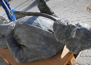 Der lange Streit um eine Karl-Marx-Statue in Neubrandenburg geht dem Ende e... weiterlesen