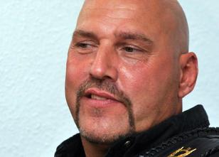 Polizei und Staatsanwaltschaft haben das Anwesen von Rocker-Boss Frank Hane... weiterlesen
