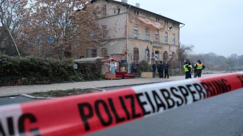 Räumungsabbruch in "Hasi": Justiz kritisiert Polizeihandeln Besetztes Haus