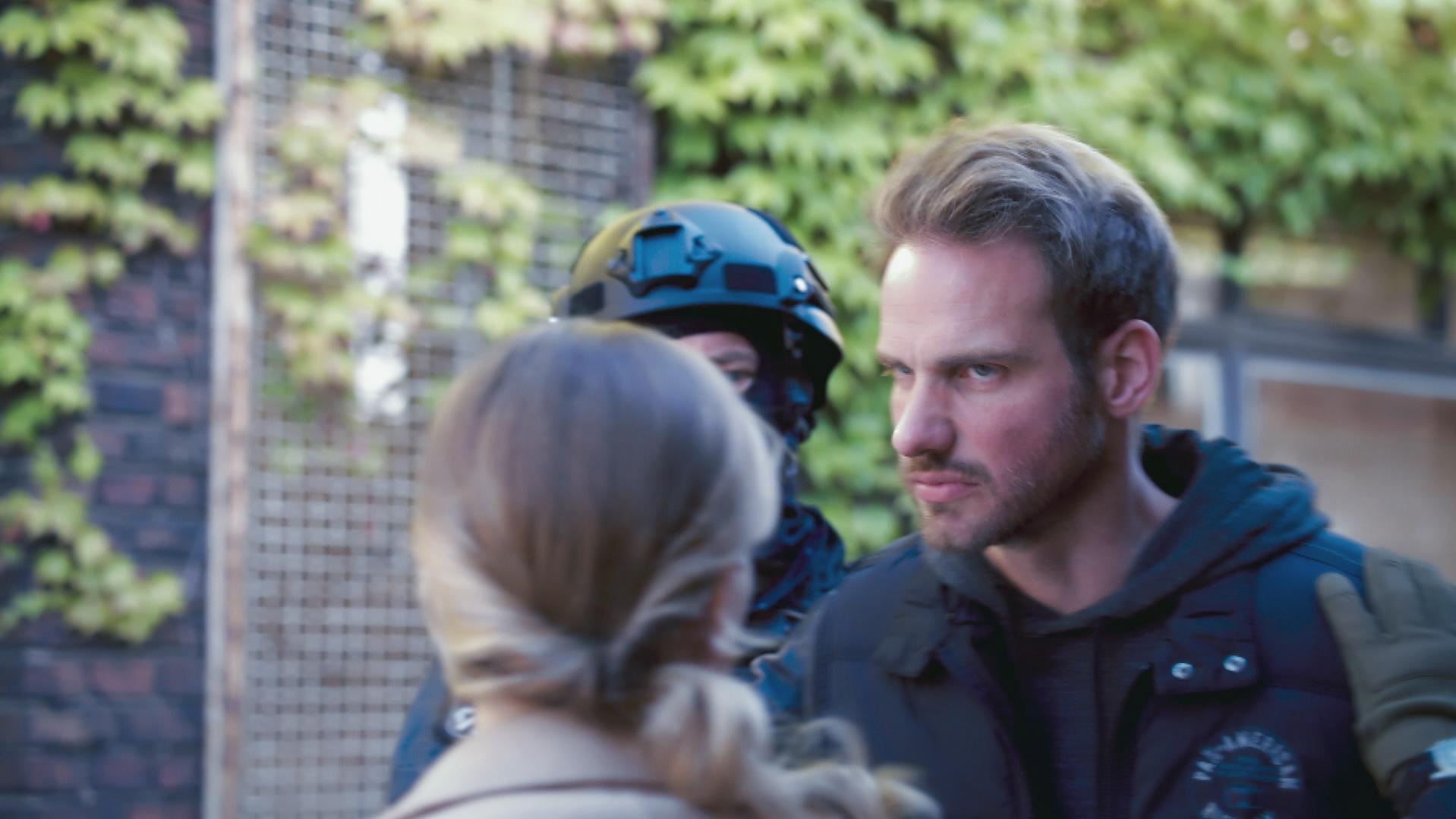 Alles was zählt: Nach Damian-Drama verlässt Christian Feist AWZ AWZ: Damian wird von der Polizei gefasst.