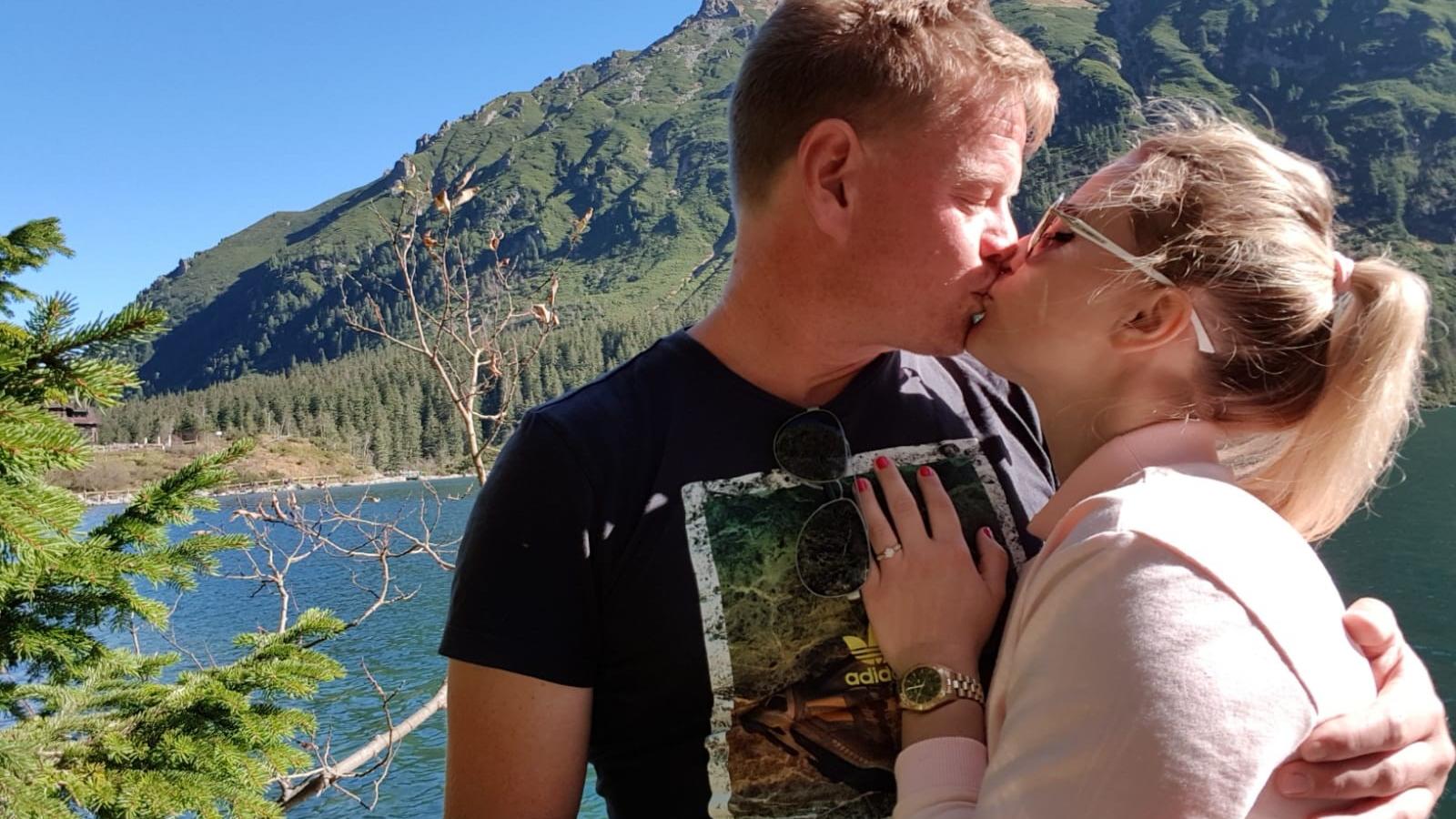 Bauer sucht Frau 2018: Rinderzüchter Jörn und seine Oliwia haben sich verlobt Bauer Jörn und seine Oliwia sind verlobt.