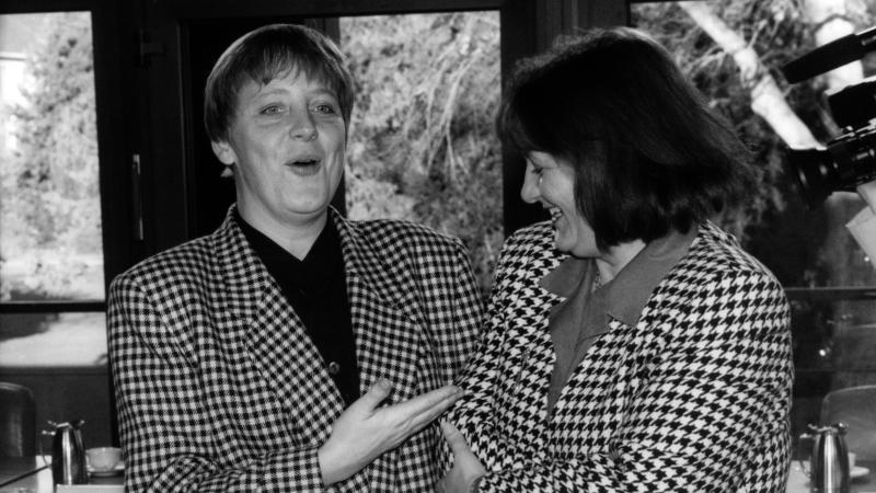 Generation Merkel: Was in 18 Jahren noch geschah Leutheusser-Schnarrenberger und Merkel