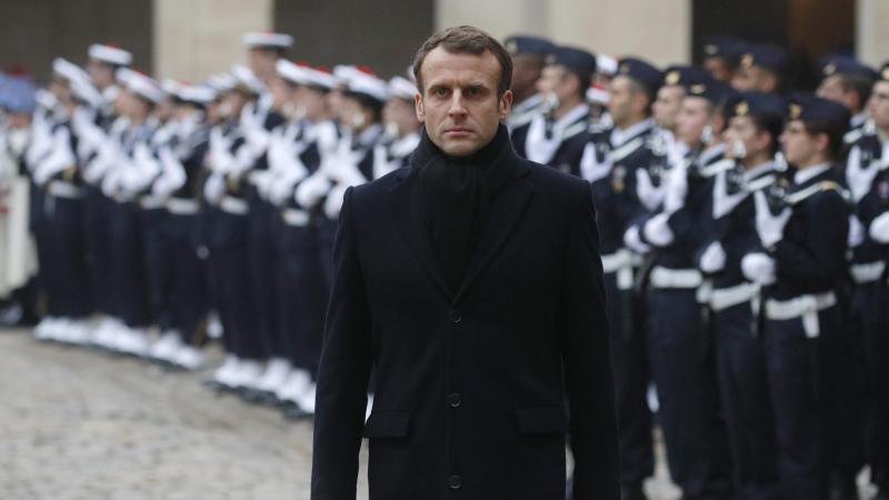 Macron setzt Steuererhöhungen auf Benzin und Diesel aus Emmanuel Macron