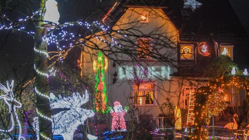 Weihnachtshäuser strahlen zum Advent Weihnachtshaus