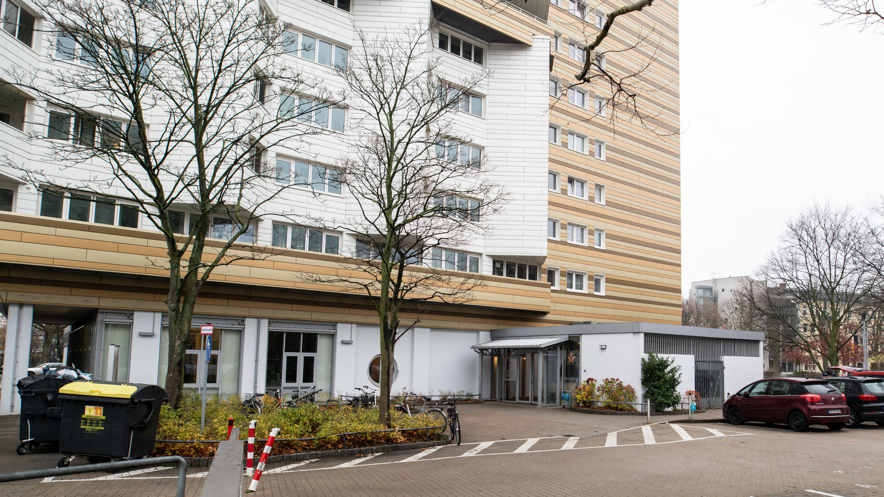 Hamburg: Vierfache Mutter getötet - Sohn findet Leiche im Schlafzimmer Vierfache Mutter bei Familiendrama getötet