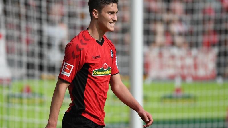 SC Freiburg in diesem Jahr wohl nicht mehr mit Sallai Roland Sallai steht auf dem Platz