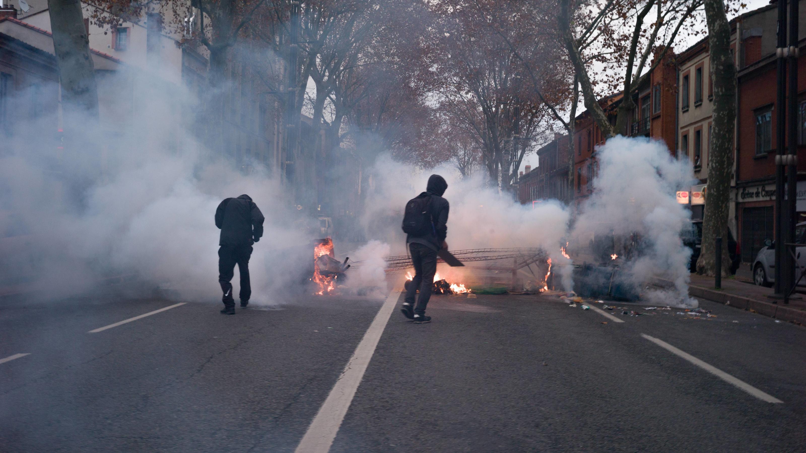 Ausschreitungen in Frankreich: Mehr als 700 demonstrierende Schüler festgenommen High school students demonstrate against the reform of the baccalaureate and Parcoursup in the Saint Cyprien district of Toulouse. PUBLICATIONxINxGERxSUIxAUTxONLY PierrexBerthuelx/xLexPictorium LePictorium_0195562