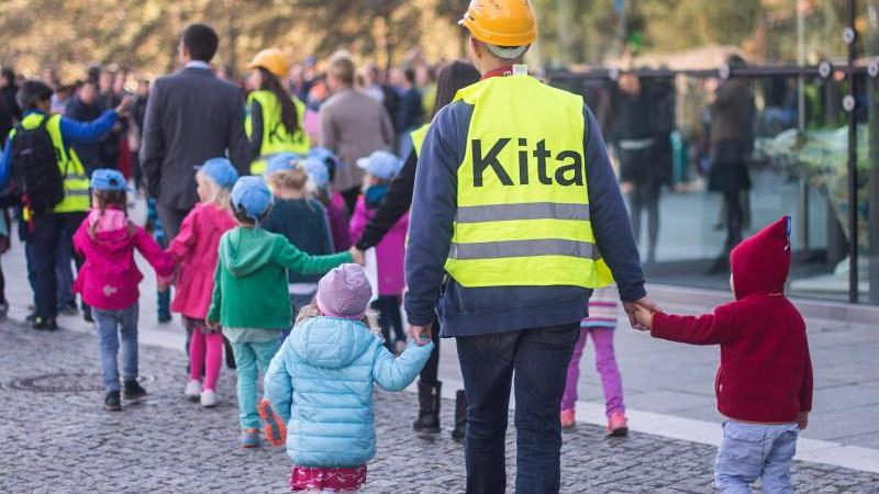 Petition: Nutzung des Wortes Kindergarten im Sprachgebrauch Kinder mit Kita-Erzieher