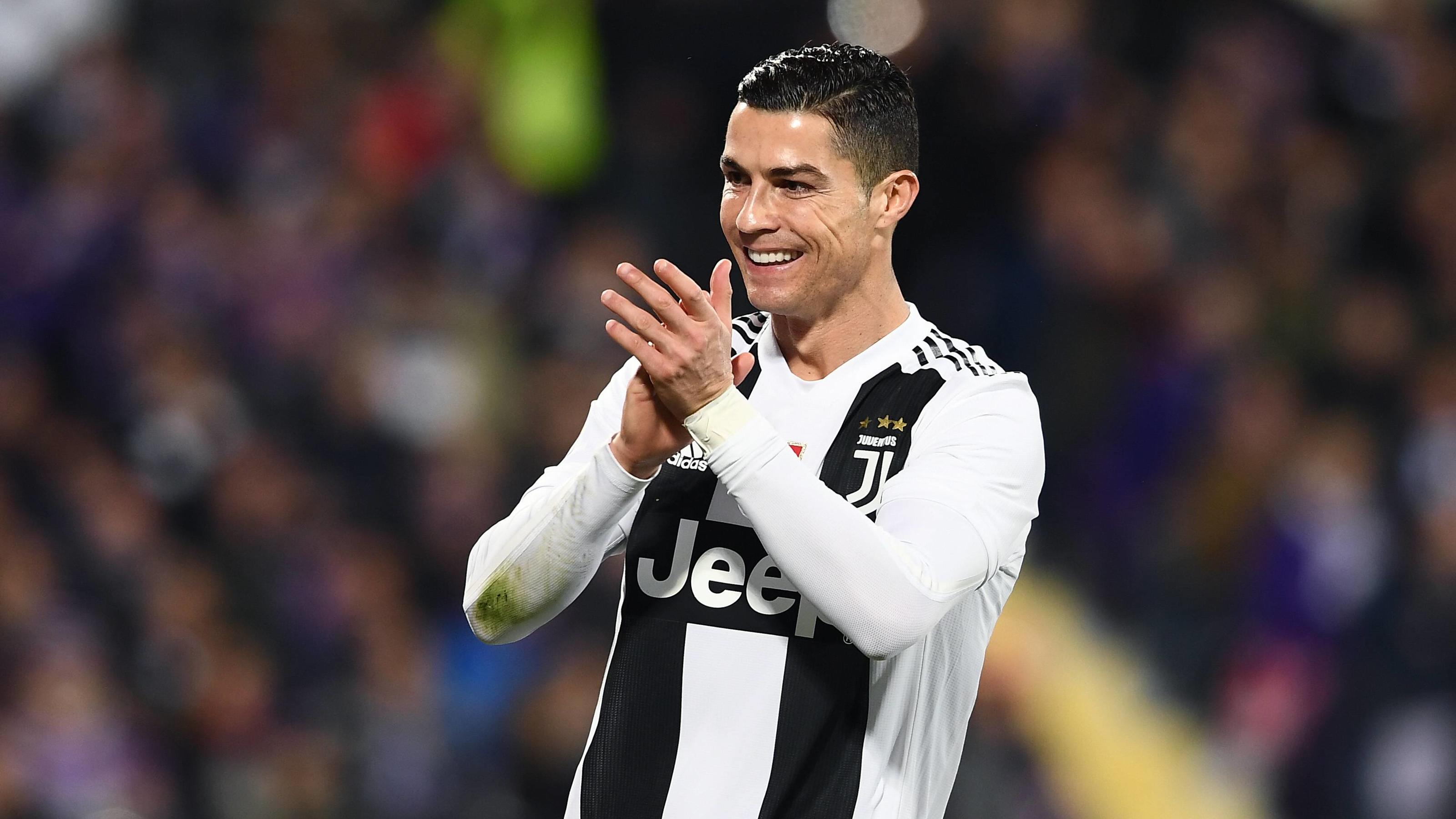 Uli Hoeneß enthüllt: Für den FC Bayern München war Cristiano Ronaldo zu alt Mg Firenze 01/12/2018 - campionato di calcio serie A / Fiorentina-Juventus / foto Matteo Gribaudi/Image nella foto: Cristiano Ronaldo PUBLICATIONxNOTxINxITA