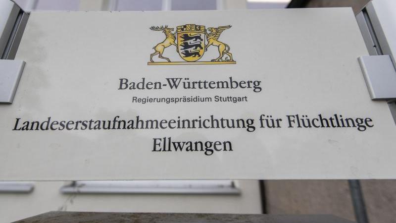 Entscheidung über Fortbestand der Lea Ellwangen vertagt Landeserstaufnahmestelle für Flüchtlinge in Ellwangen