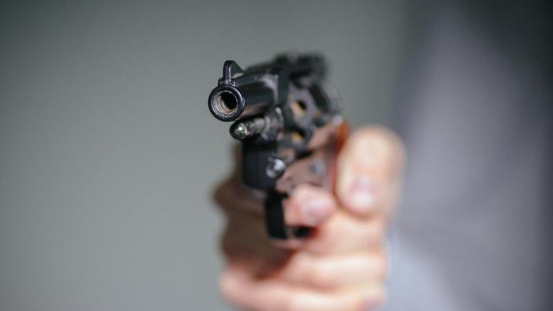 Zahl der kleinen Waffenscheine steigt weiter stark an Schreckschusswaffe