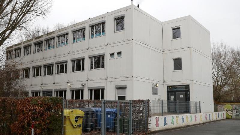 18-Jähriger verursachte Brand in Fürther Schule Das Containergebäude