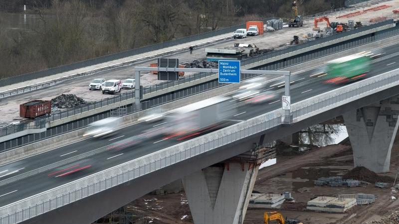Sperrungen wegen Arbeiten an Schiersteiner Brücke Schiersteiner Brücke