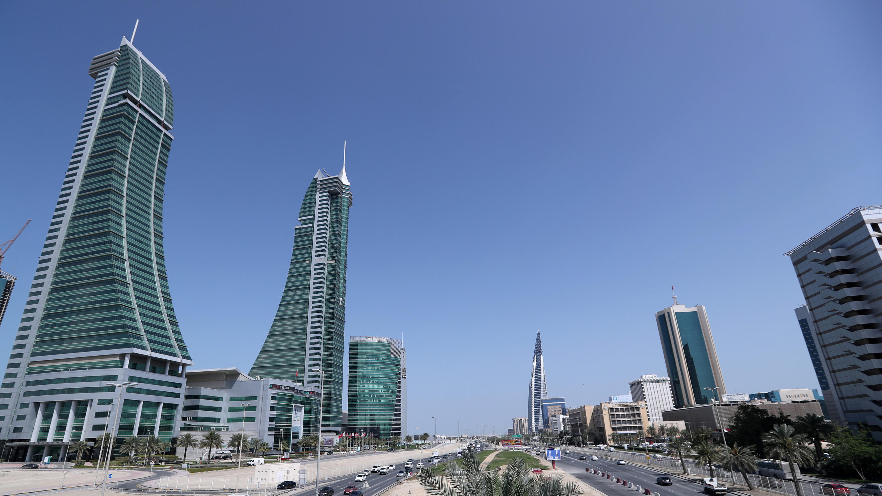 Fußballprofi in Todesangst: Im Thailand-Urlaub festgenommen - FIFA schaltet sich ein FILE PHOTO: Bahrain Financial Harbour (L) and Bahrain World Trade Center are are seen in diplomatic area in Manama, Bahrain, February 28, 2018. Picture taken February 28, 2018. REUTERS/Hamad I Mohammed/File Photo