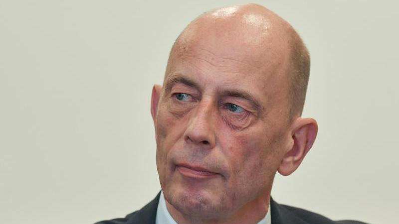 Tiefensee sieht Defizite bei Zulassung zum Medizinstudium Wolfgang Tiefensee