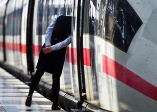 Die für Montagmorgen geplanten bundesweiten Warnstreiks im Zugverkehr solle... weiterlesen