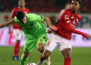 Hannover 96 und Trainer André Breitenreiter haben nach einem fragwürdigen E... weiterlesen