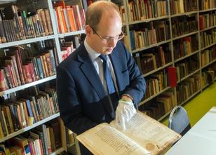 Ein Archivar aus Magdeburg will die Geschichte der Stadt neu schreiben. Im ... weiterlesen