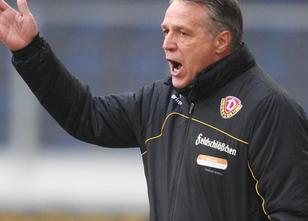 Der ehemalige Dynamo-Trainer Uwe Neuhaus ist neuer Trainer beim Zweitliga-R... weiterlesen