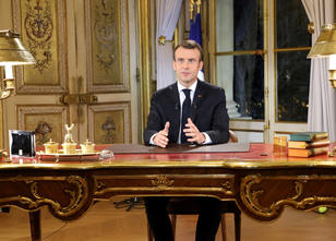 Emmanuel Macron will die Macron verspricht Franzosen mehr Geld