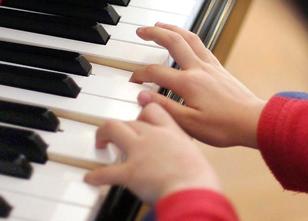 Die Direktorin der Kreismusikschule Uecker-Randow, Christiane Krüger, ist L... weiterlesen