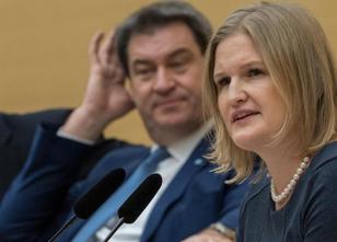 Nach einer umstrittenen Rede von AfD-Fraktionschefin Katrin Ebner-Steiner i... weiterlesen