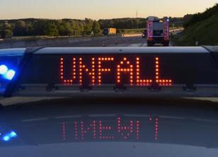 Ein Verkehrsunfall in Berlin ist vermutlich auf den Herzinfarkt eines Autof... weiterlesen