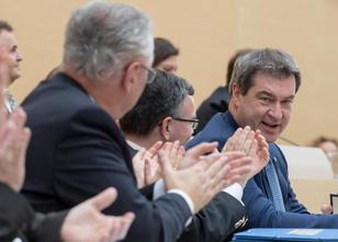 CSU und Freie Wähler bleiben ungeachtet einer offenen Konfrontation zwische... weiterlesen