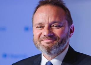Johannes-Jörg Riegler, Vorstandschef der Bayerischen Landesbank, wird das I... weiterlesen
