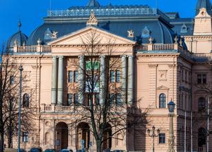 Die seit Wochen schwelende Führungskrise im Mecklenburgischen Staatstheater... weiterlesen