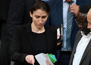 Die AfD-Abgeordnete Mariana Harder-Kühnel ist bei der Wahl zur stellvertret... weiterlesen