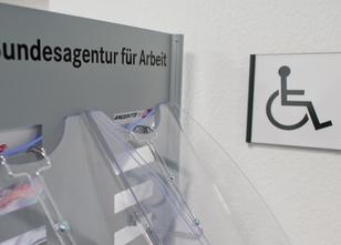Bei der Kündigung schwerbehinderter Beschäftigter müssen Arbeitgeber die Be... weiterlesen
