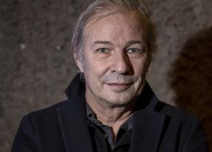 Die Berliner Volksbühne hat turbulente Monate hinter sich - jetzt zeigt das... weiterlesen