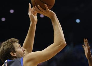 Superstar Dirk Nowitzki hat sein Saisondebüt gefeiert und damit einen Rekor... weiterlesen