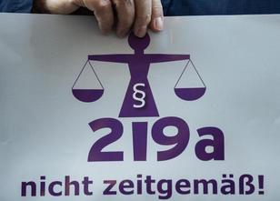 Der Versuch, das Werbeverbot für Schwangerschaftsabbrüche gegen den Willen ... weiterlesen