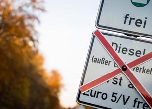 Zwei Straßen in Darmstadt sind von Juni 2019 an für Diesel-Fahrzeuge tabu.D... weiterlesen