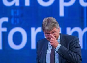 Der AfD-Bundesvorsitzende Jörg Meuthen wird schärfer im Ton gegenüber der C... weiterlesen