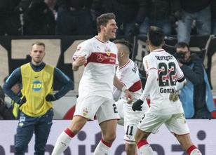 Mario Gomez kann es noch. Der Ex-Nationalstürmer hat seine monatelange Torf... weiterlesen