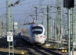 Die Bundesregierung bemängelt die Leistung der Deutschen Bahn und fordert e... weiterlesen