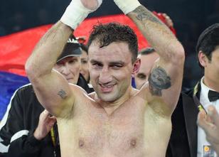 Profiboxer Karo Murat hat seinen WM-Titel des weniger bedeutsamen Verbandes... weiterlesen