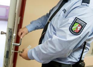 Die NRW-Justiz hat in diesem Jahr drei mutmaßliche Straftäter wegen zu lang... weiterlesen