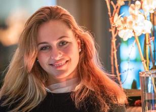 Die Bilder sind beängstigend. Nachwuchsrennfahrerin Sophia Flörsch fliegt M... weiterlesen