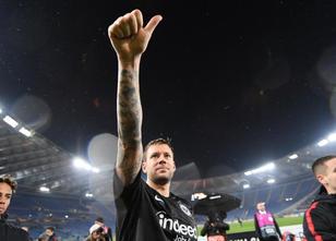 Der deutsche Fußball-Pokalsieger Eintracht Frankfurt hat den Vertrag mit Ab... weiterlesen