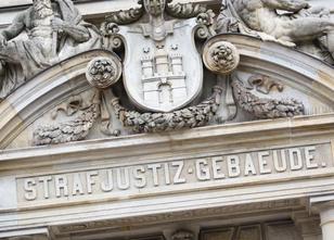 Der Prozess um die tödliche Messerattacke auf eine Mutter und ihre kleine T... weiterlesen