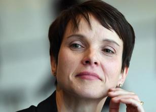 Der Prozess gegen die frühere AfD-Chefin Frauke Petry (43) wegen Steuerhint... weiterlesen